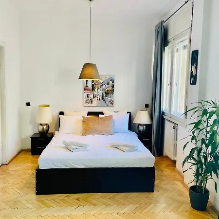 Cismigiu Park View *