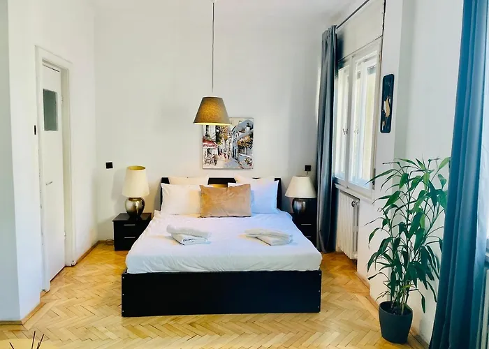 Cismigiu Park View *